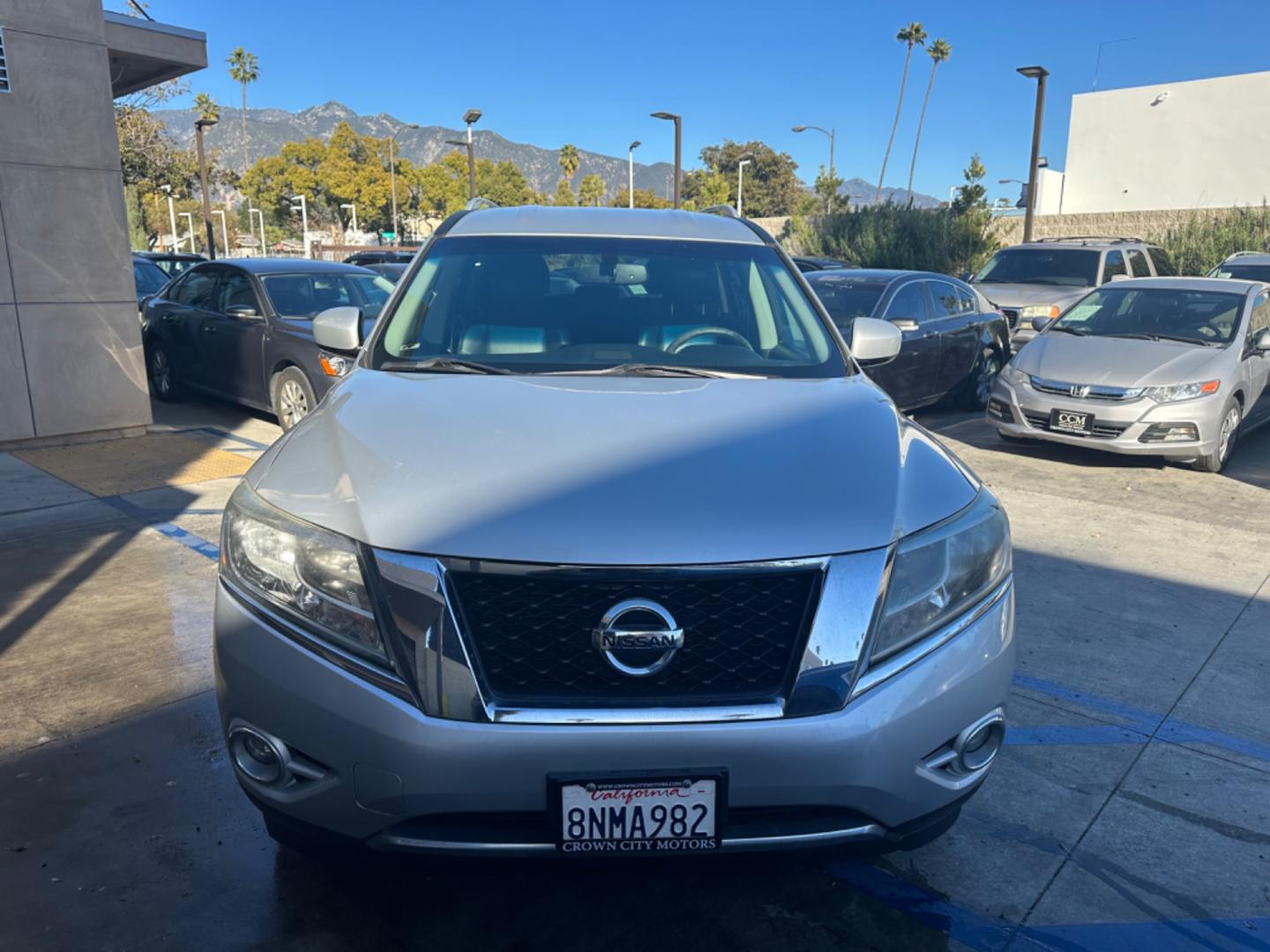 2015 Silver Nissan Pathfinder (5N1AR2MM6FC) , AUTOMATIC transmission, located at 30 S. Berkeley Avenue, Pasadena, CA, 91107, (626) 248-7567, 34.145447, -118.109398 - Crown City Motors is a used “Buy Here Pay Here” car dealer in Pasadena CA. “Buy Here Pay Here” financing, means that when you purchase your vehicle from our dealership, that you make the payments to the dealership as well. We do not need the banks approval to get you approved for a used auto - Photo#21